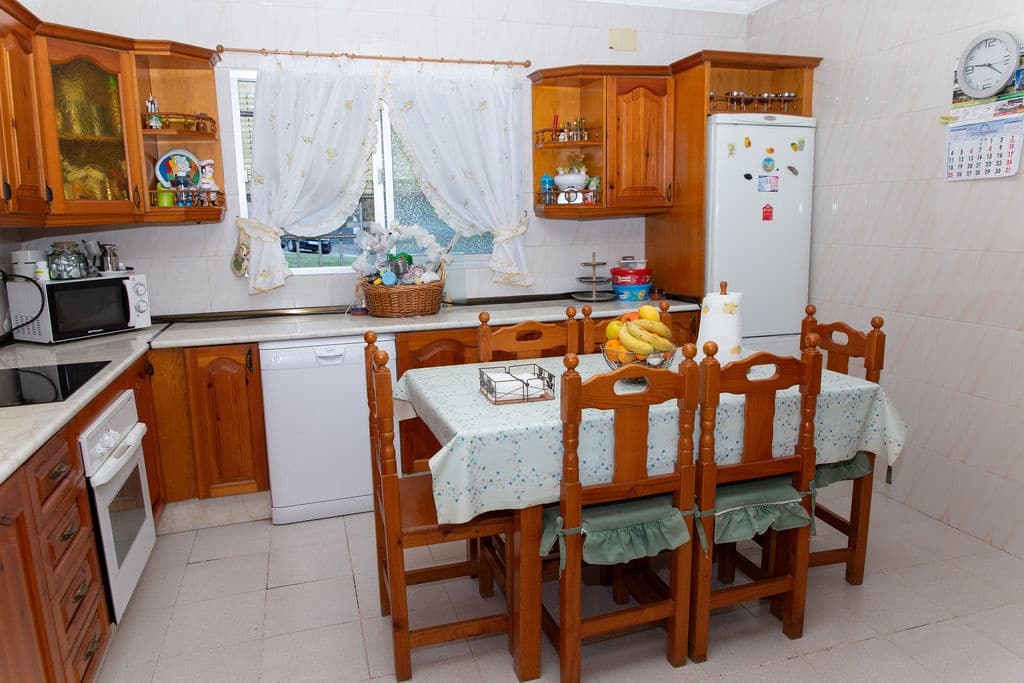 4 soveværelse Finca/Landehus til salg i San Pablo de Buceite med swimmingpool garage - € 430.000 (Ref: 8132599)