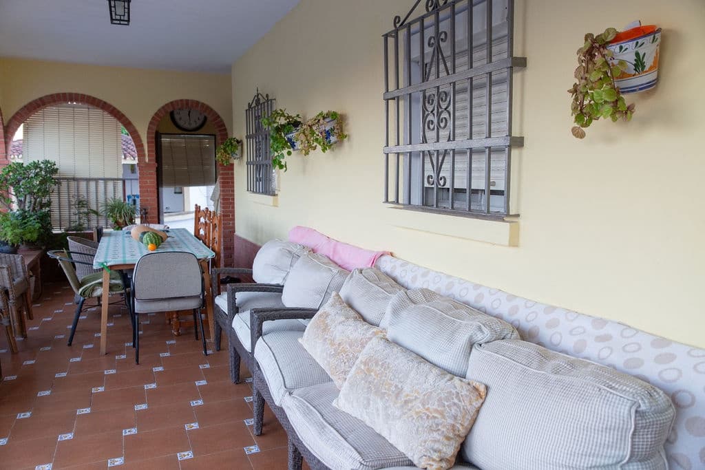 4 soveværelse Finca/Landehus til salg i San Pablo de Buceite med swimmingpool garage - € 430.000 (Ref: 8132599)