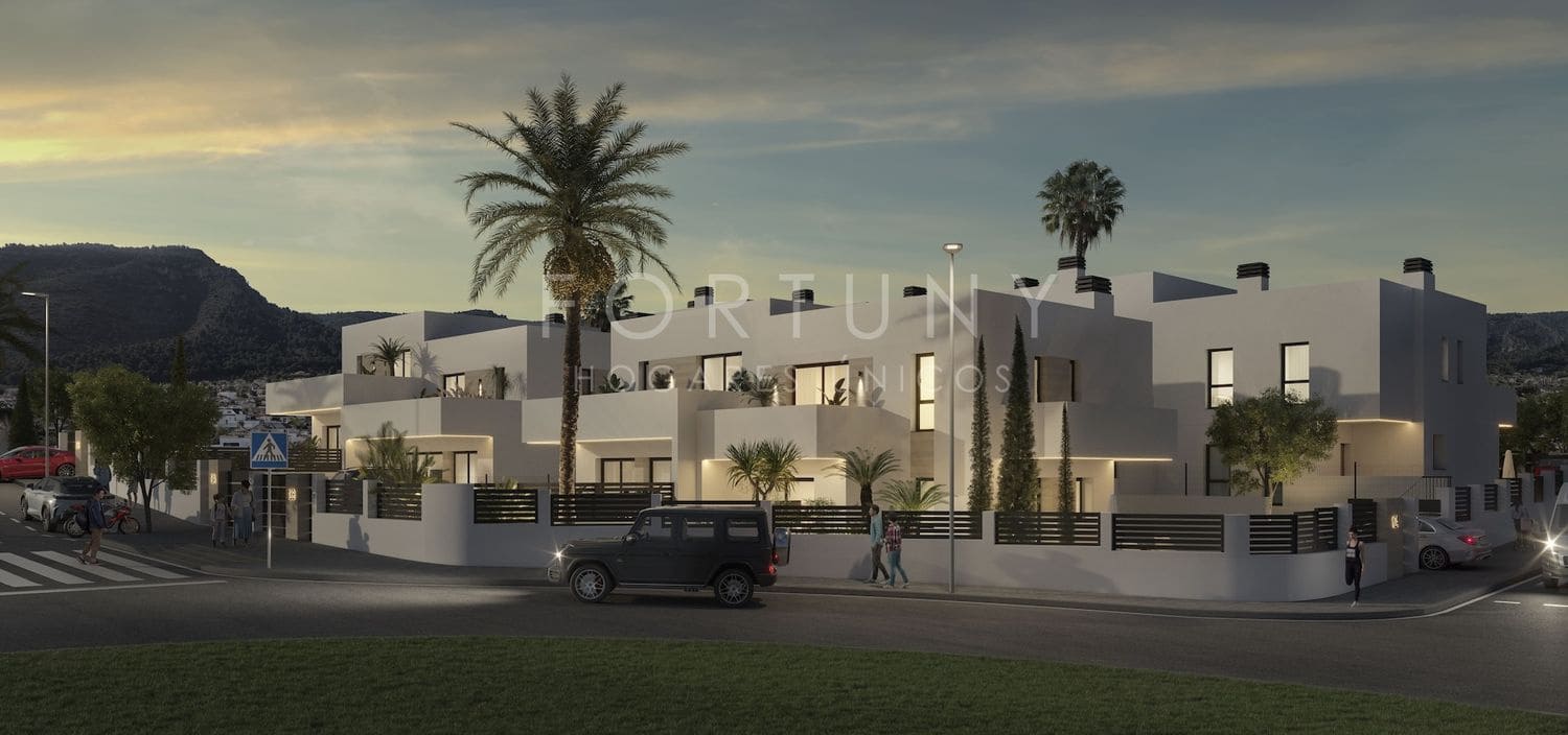 4 bedroom Townhouse for sale in Alhaurin de la Torre with pool garage - € 736,000 (Ref: 9707784)