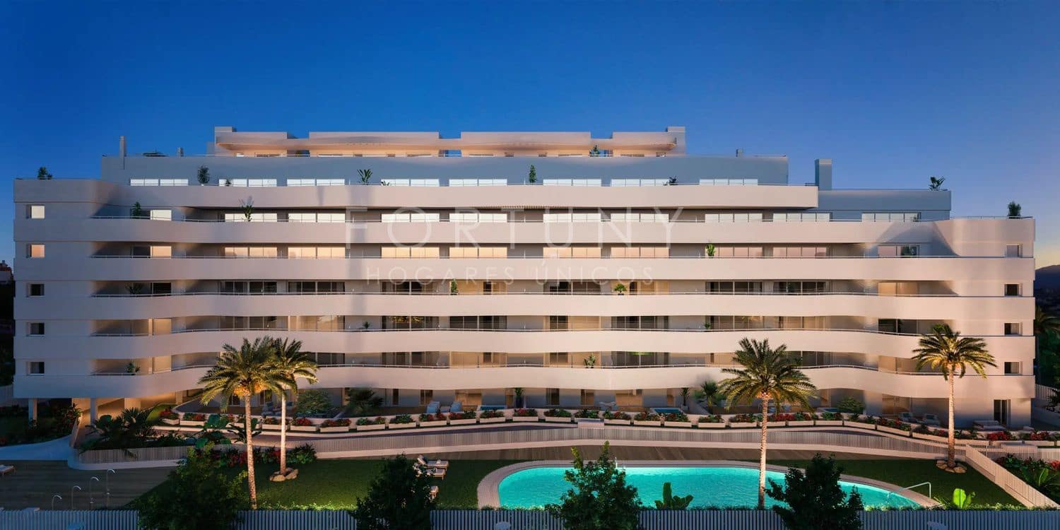 3 sypialnia Apartament na sprzedaż w Torre del Mar z basenem garażem - 456 000 € (Ref: 9707787)