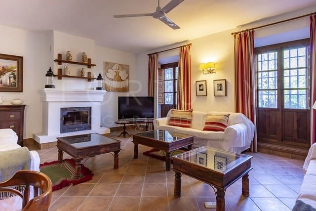 7 chambre Finca/Maison de Campagne à vendre à Archidona avec piscine garage - 750 000 € (Ref: 9709496)