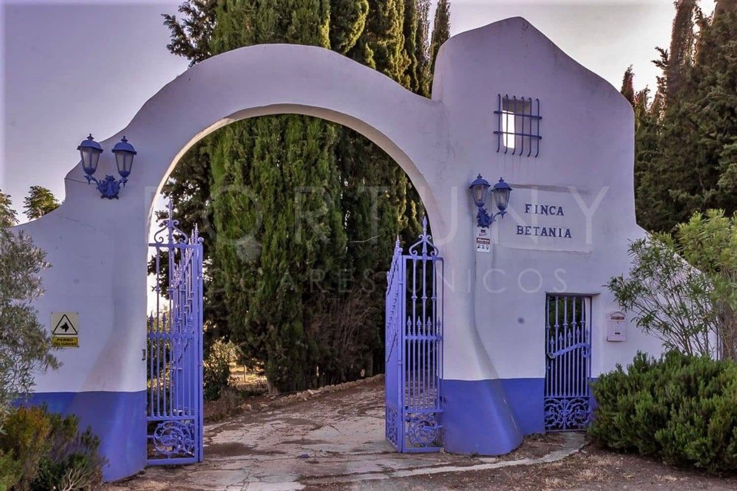 7 bedroom Finca/Country House for sale in Archidona with pool garage - € 750,000 (Ref: 9709496)