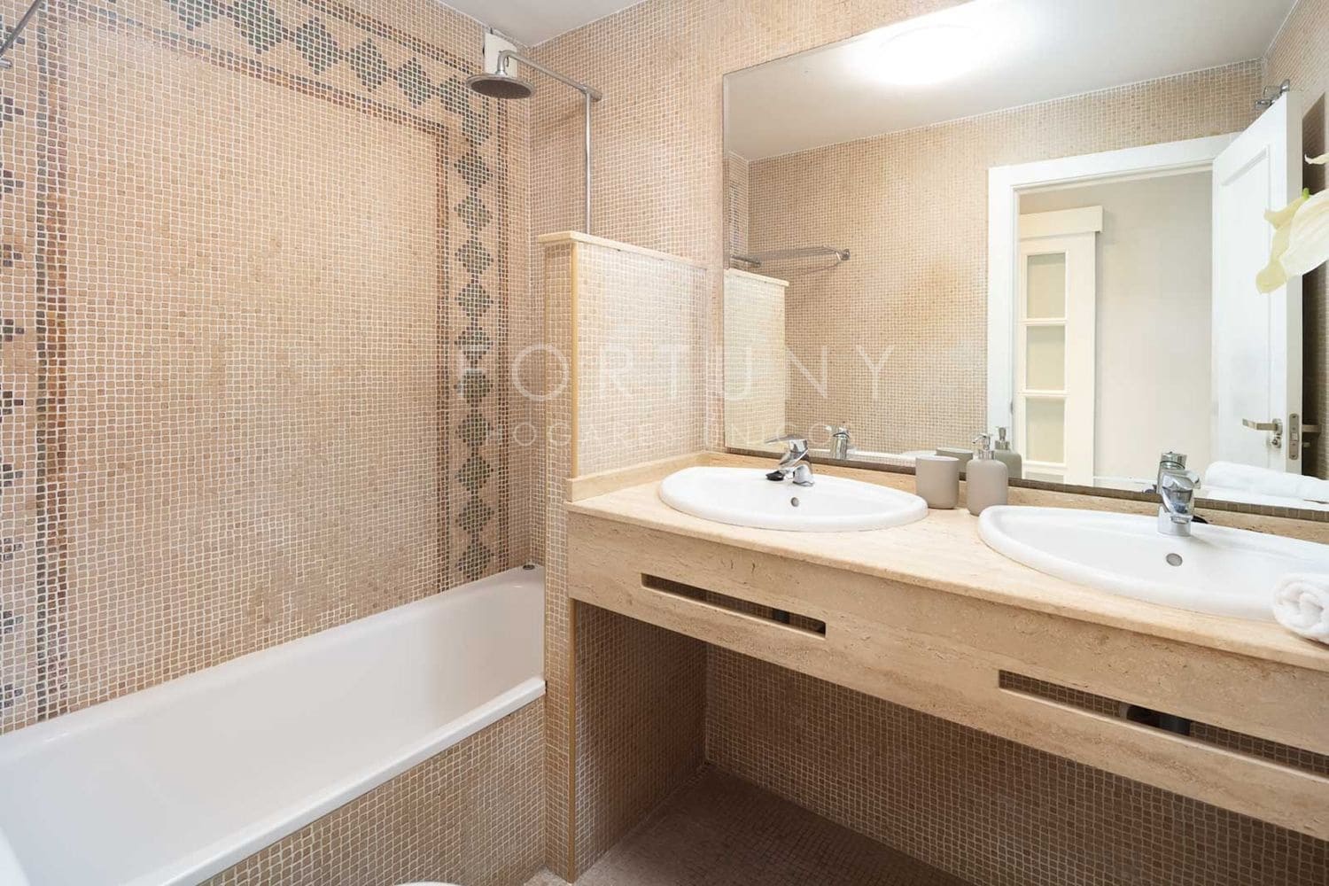 Apartamento de 3 habitaciones en Málaga ciudad en venta con garaje - 750.000 € (Ref: 9709497)