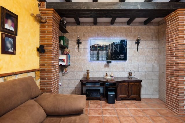 3 makuuhuone Omakotitalo myytävänä paikassa La Mosca, Málaga kaupunki mukana 
autotalli - 350 000 € (Ref: 9709498)