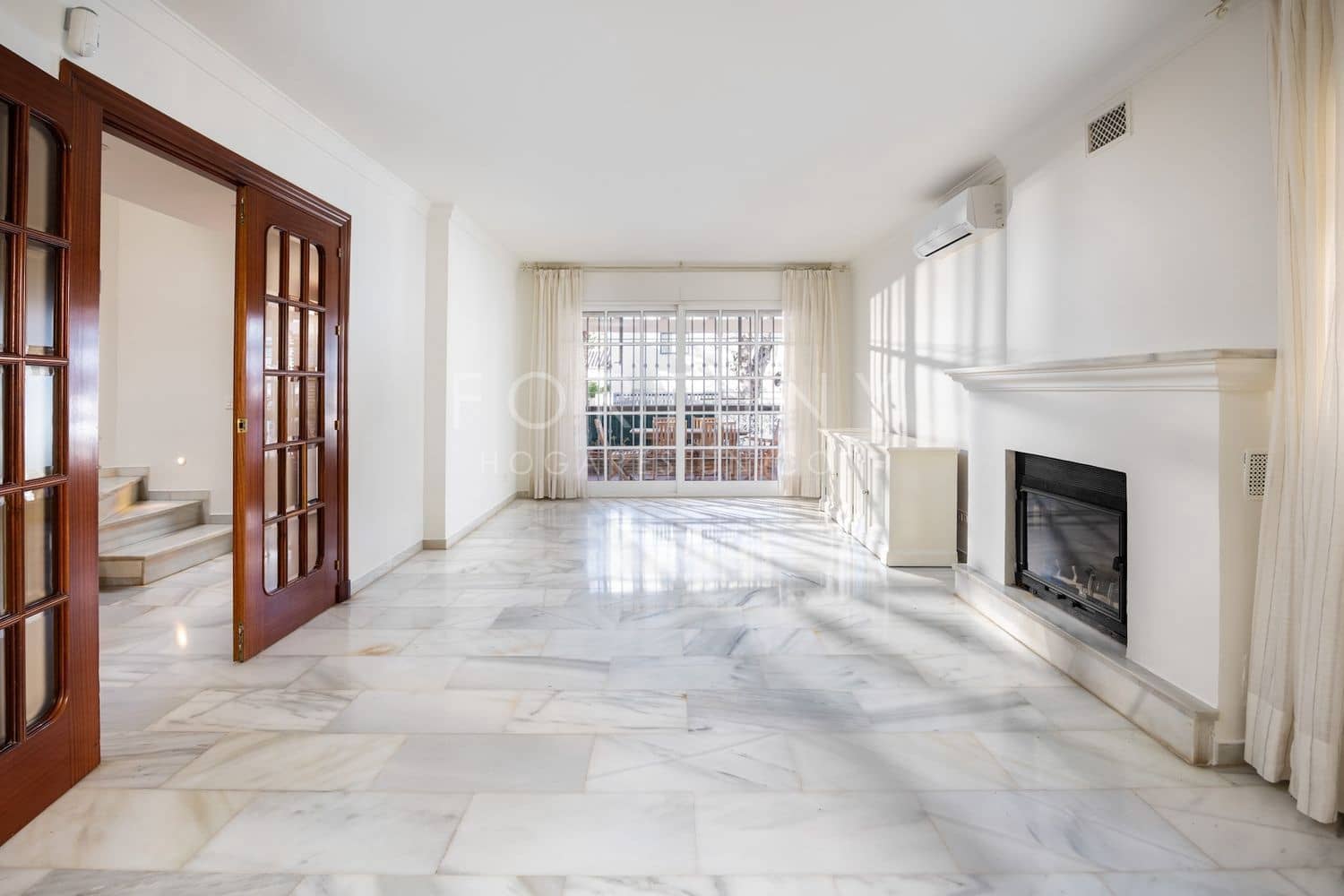 4 bedroom Townhouse for rent in Malaga city with garage - € 3,000 (Ref: 9709499)