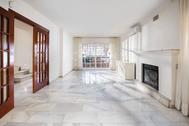 Casa de 4 habitaciones en Pedregalejo, Málaga ciudad en alquiler con garaje - 3.000 € (Ref: 9709499)