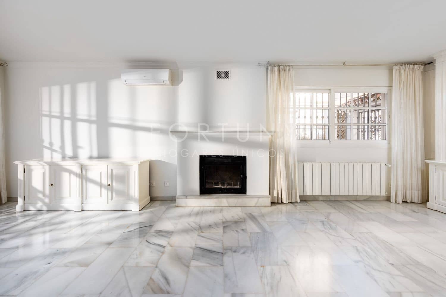 4 bedroom Townhouse for rent in Malaga city with garage - € 3,000 (Ref: 9709499)