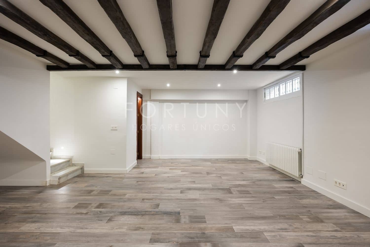 4 bedroom Townhouse for rent in Malaga city with garage - € 3,000 (Ref: 9709499)