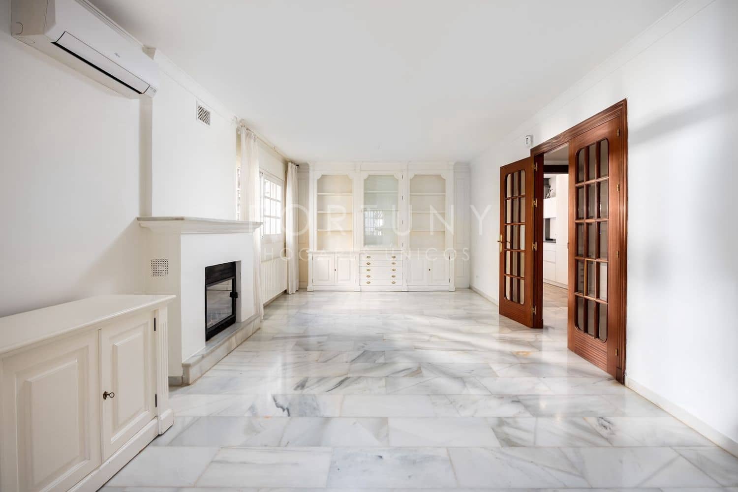 4 bedroom Townhouse for rent in Malaga city with garage - € 3,000 (Ref: 9709499)