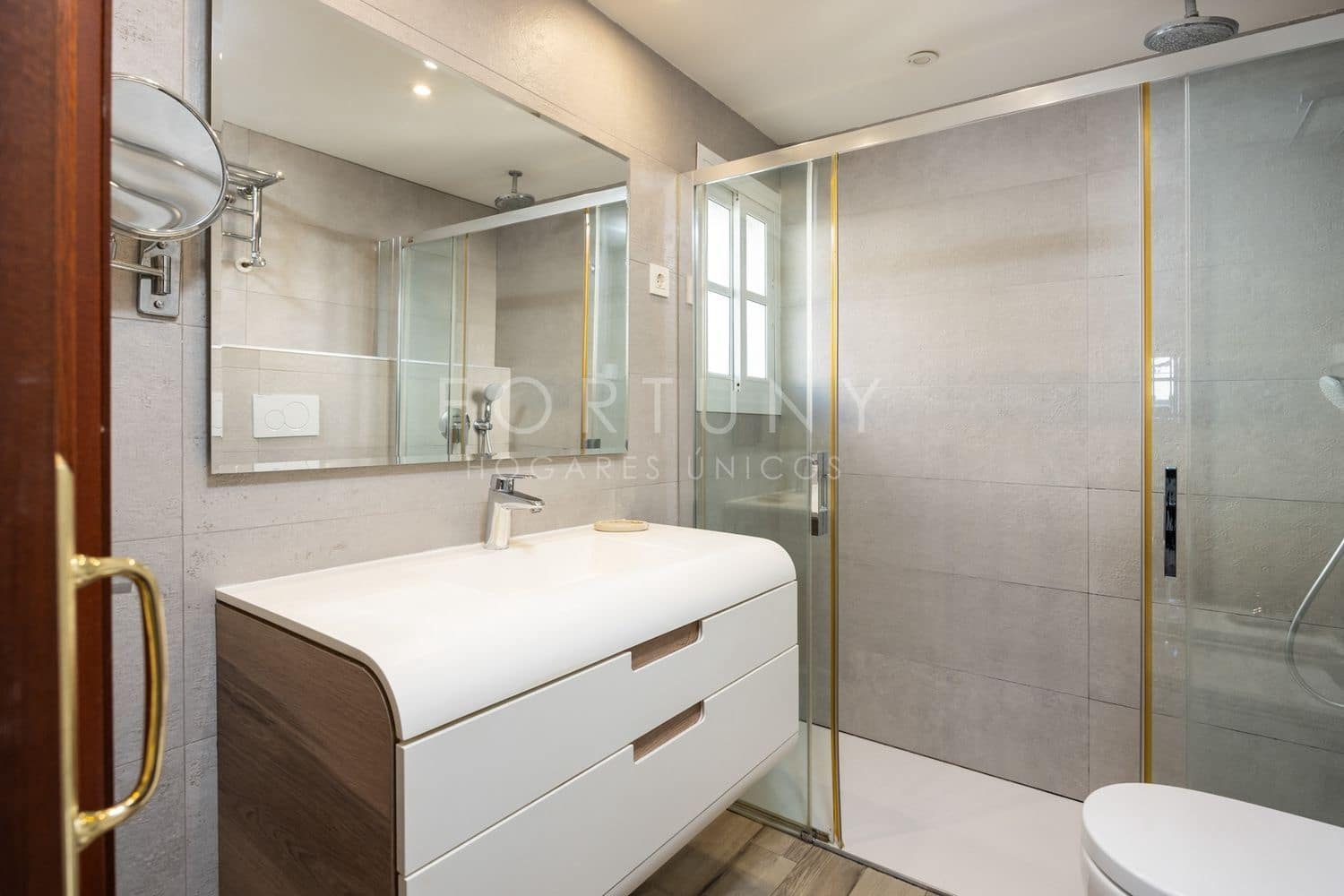 4 bedroom Townhouse for rent in Malaga city with garage - € 3,000 (Ref: 9709499)