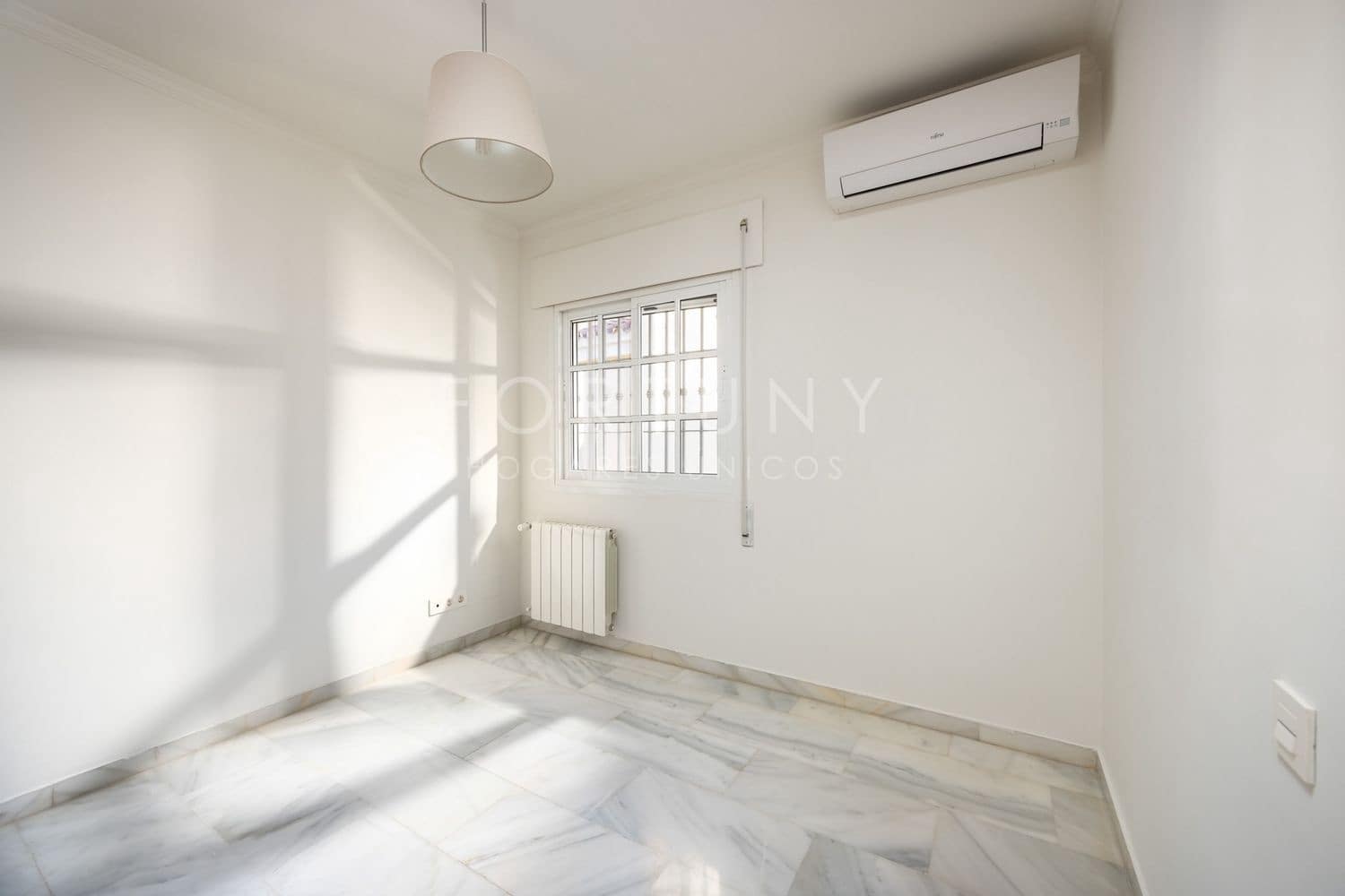 4 bedroom Townhouse for rent in Malaga city with garage - € 3,000 (Ref: 9709499)