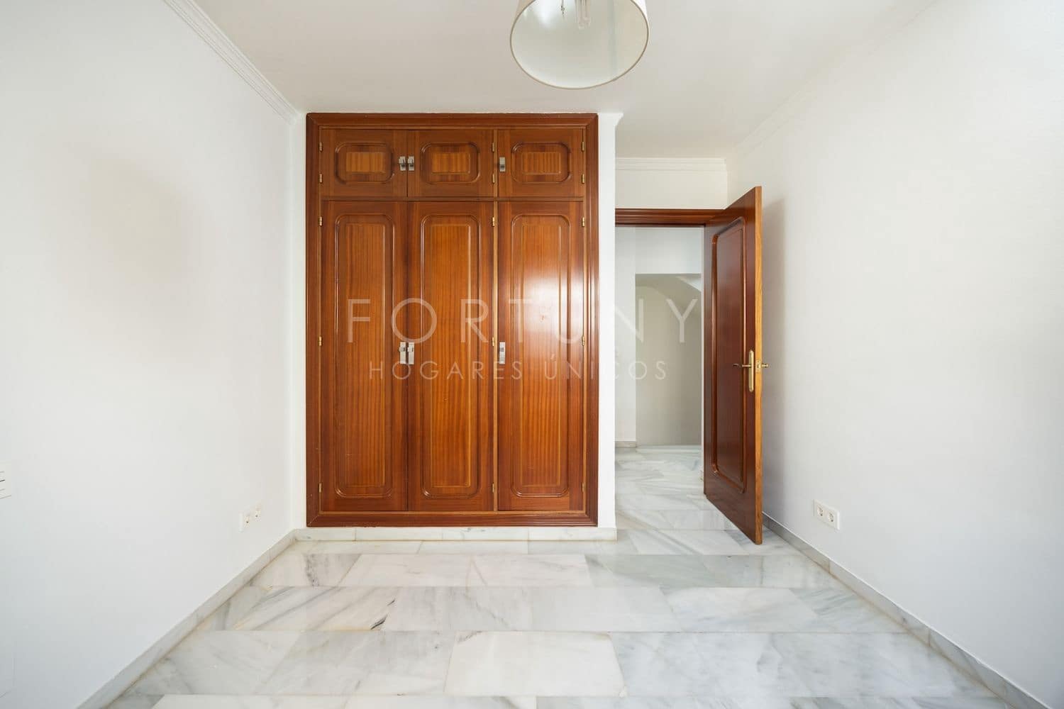 4 bedroom Townhouse for rent in Malaga city with garage - € 3,000 (Ref: 9709499)