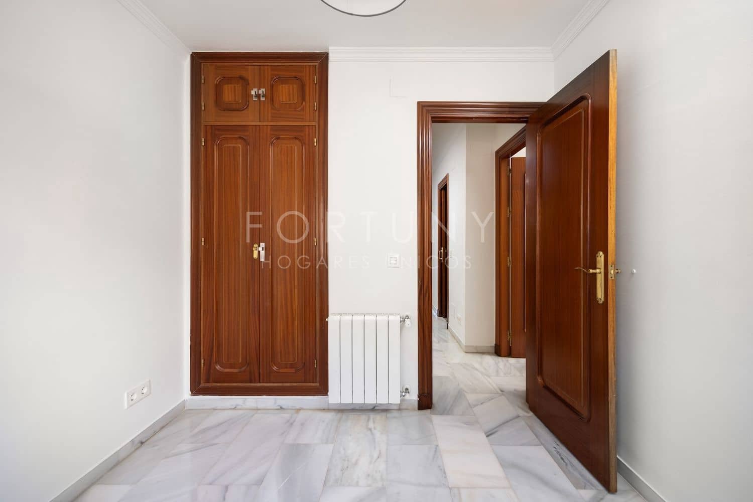 4 bedroom Townhouse for rent in Malaga city with garage - € 3,000 (Ref: 9709499)