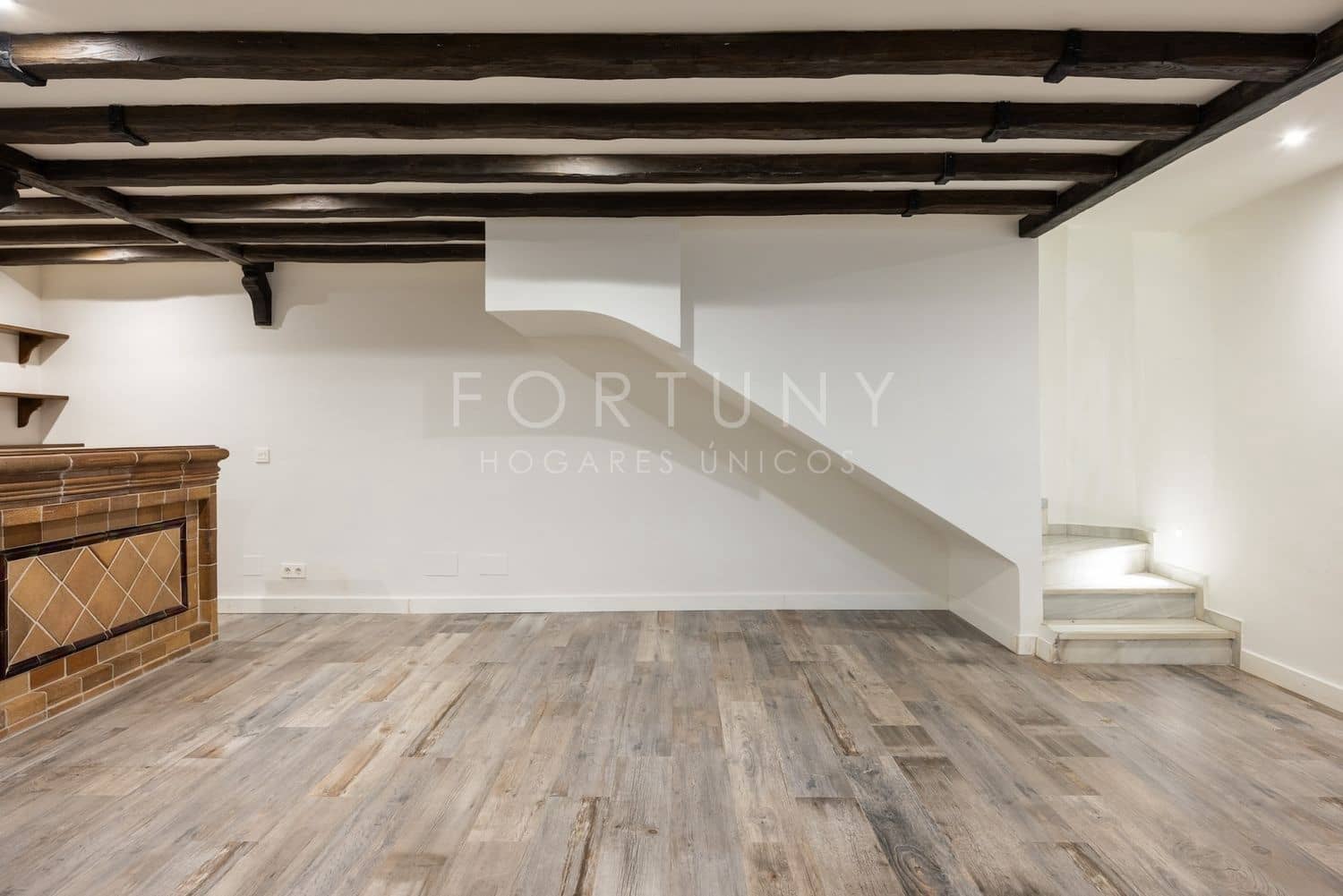 4 bedroom Townhouse for rent in Malaga city with garage - € 3,000 (Ref: 9709499)