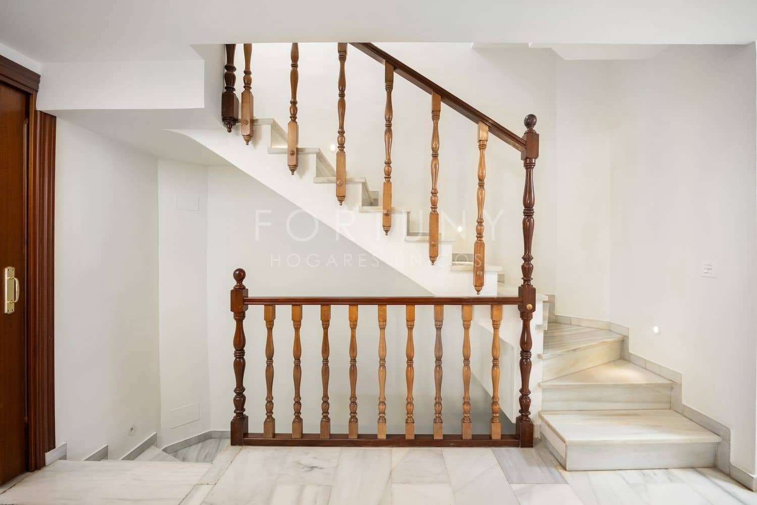 4 bedroom Townhouse for rent in Malaga city with garage - € 3,000 (Ref: 9709499)