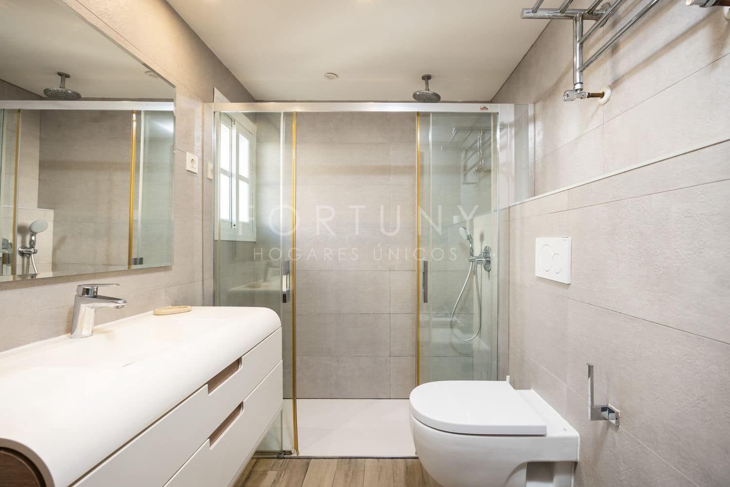 4 bedroom Townhouse for rent in Malaga city with garage - € 3,000 (Ref: 9709499)