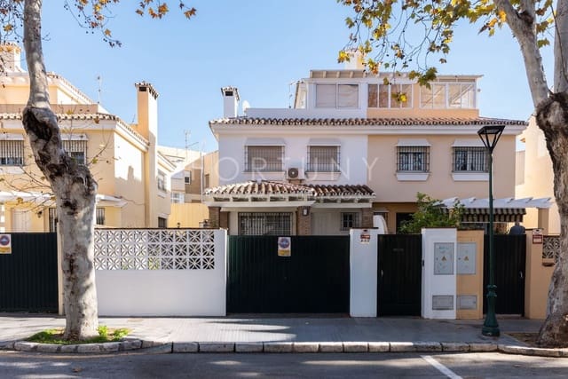 Casa de 4 habitaciones en Pedregalejo, Málaga ciudad en alquiler con garaje - 3.000 € (Ref: 9709499)