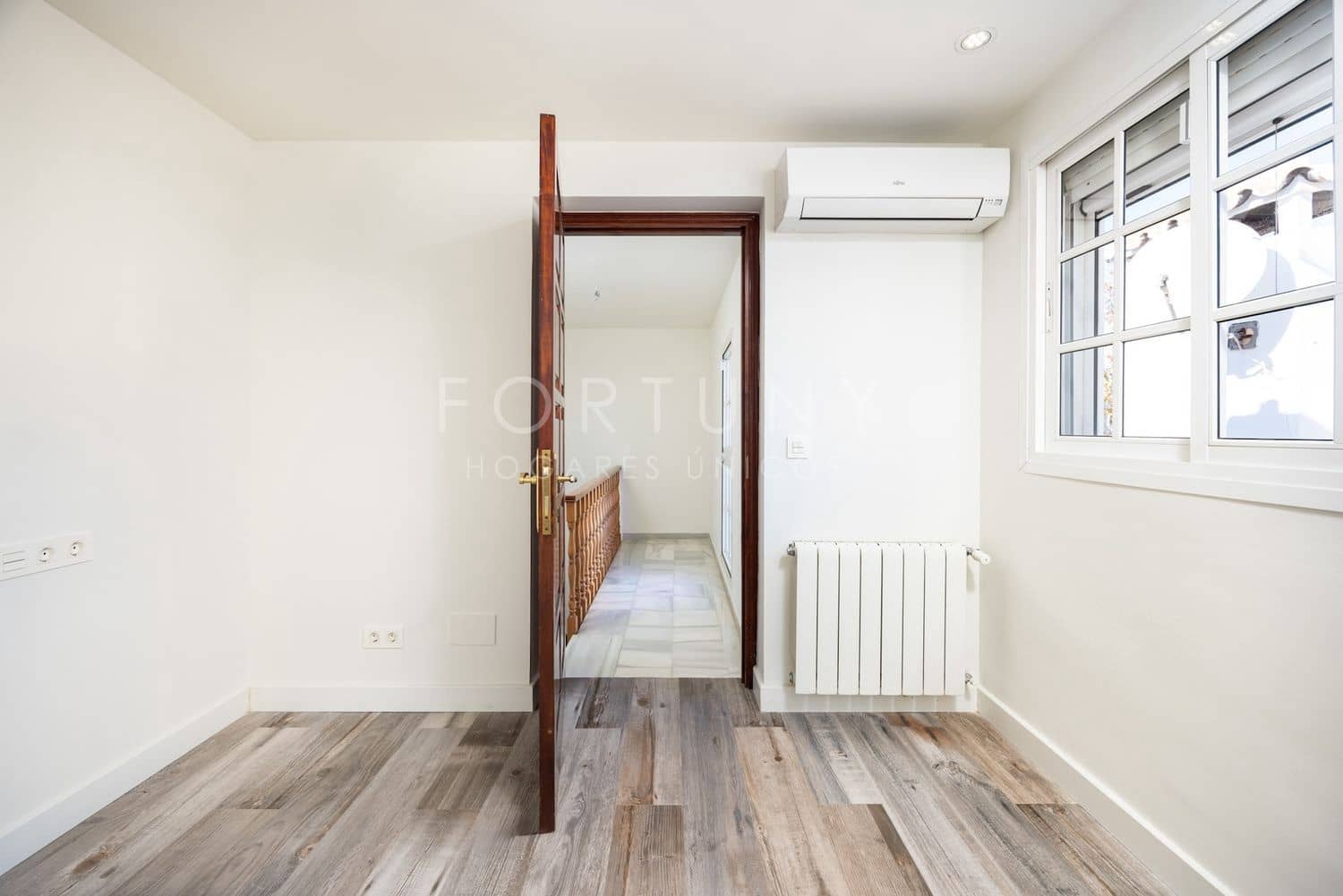 4 bedroom Townhouse for rent in Malaga city with garage - € 3,000 (Ref: 9709499)