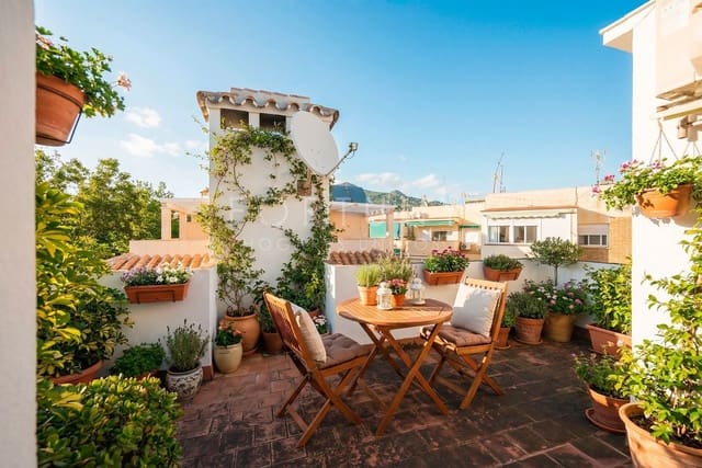 Casa de 4 habitaciones en Pedregalejo, Málaga ciudad en alquiler con garaje - 3.000 € (Ref: 9709499)