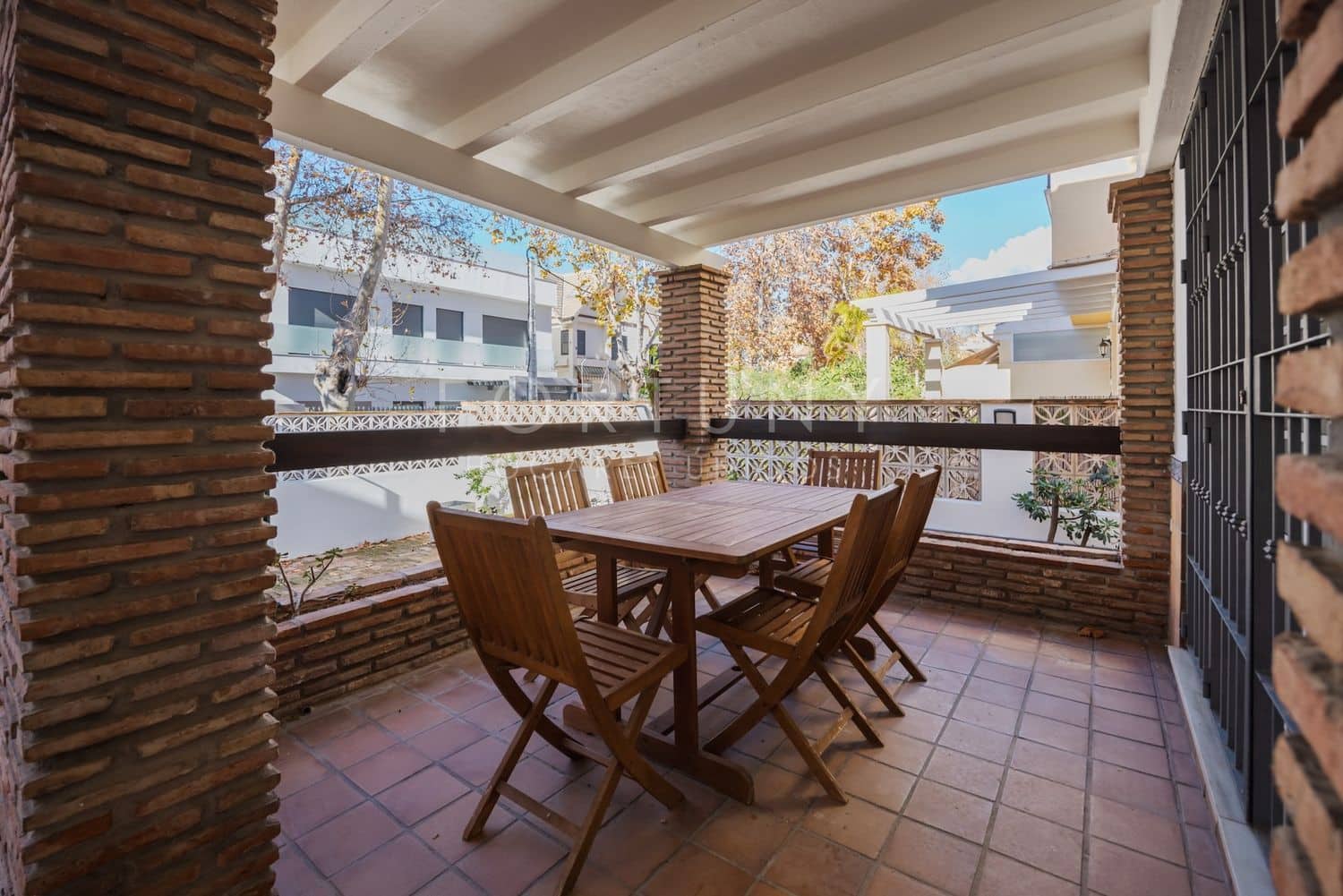 4 bedroom Townhouse for rent in Malaga city with garage - € 3,000 (Ref: 9709499)