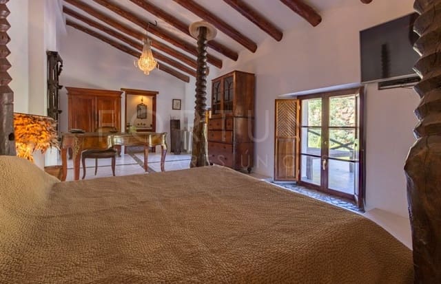 5 soveværelse Finca/Landehus til salg i Alora med swimmingpool garage - € 1.600.000 (Ref: 9709500)