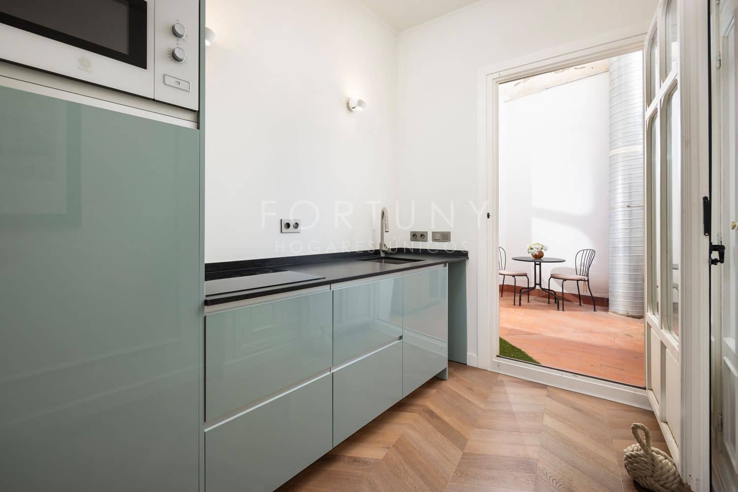 2 slaapkamer Appartement te koop in Malaga stad met garage - € 699.000 (Ref: 9709502)