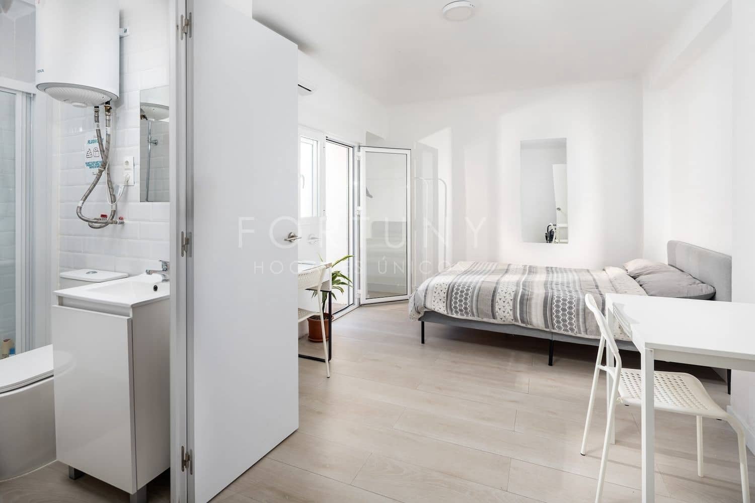 4 bedroom Apartment for sale in Malaga city with garage - € 455,000 (Ref: 9709503)