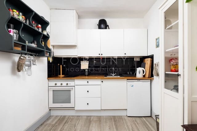 4 bedroom Apartment for sale in La Trinidad, Málaga city with garage - € 455,000 (Ref: 9709503)