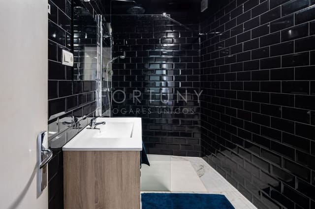 4 bedroom Apartment for sale in La Trinidad, Málaga city with garage - € 455,000 (Ref: 9709503)