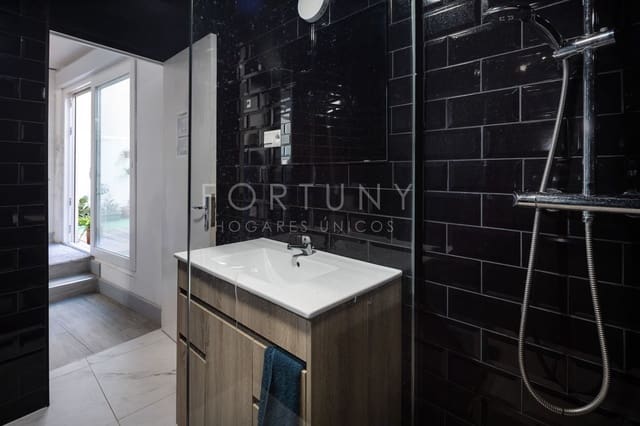 4 bedroom Apartment for sale in La Trinidad, Málaga city with garage - € 455,000 (Ref: 9709503)