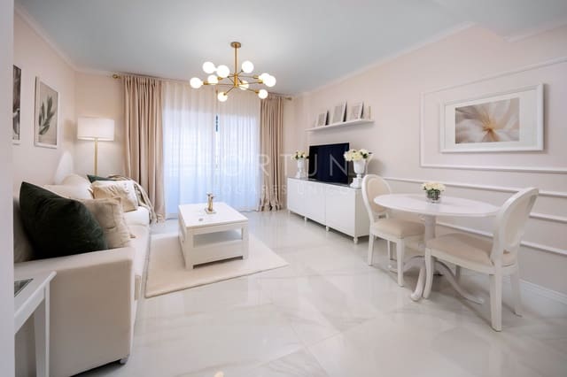 2 quarto Apartamento para arrendar em Puerto Banus, Marbella com piscina garagem - 2 800 € (Ref: 9709504)