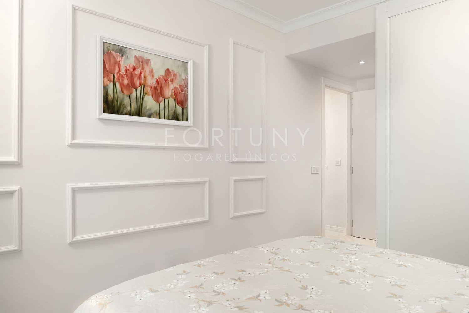 2 bedroom Apartment for rent in Puerto Banus with pool garage - € 2,800 (Ref: 9709504)