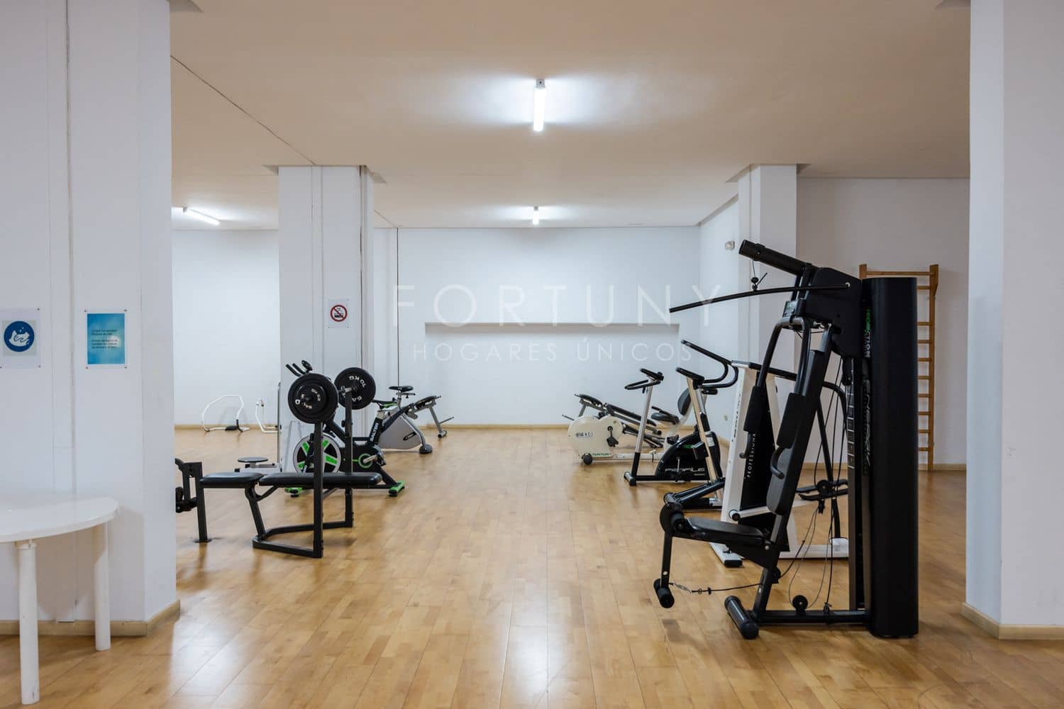 2 bedroom Apartment for rent in Puerto Banus with pool garage - € 2,800 (Ref: 9709504)