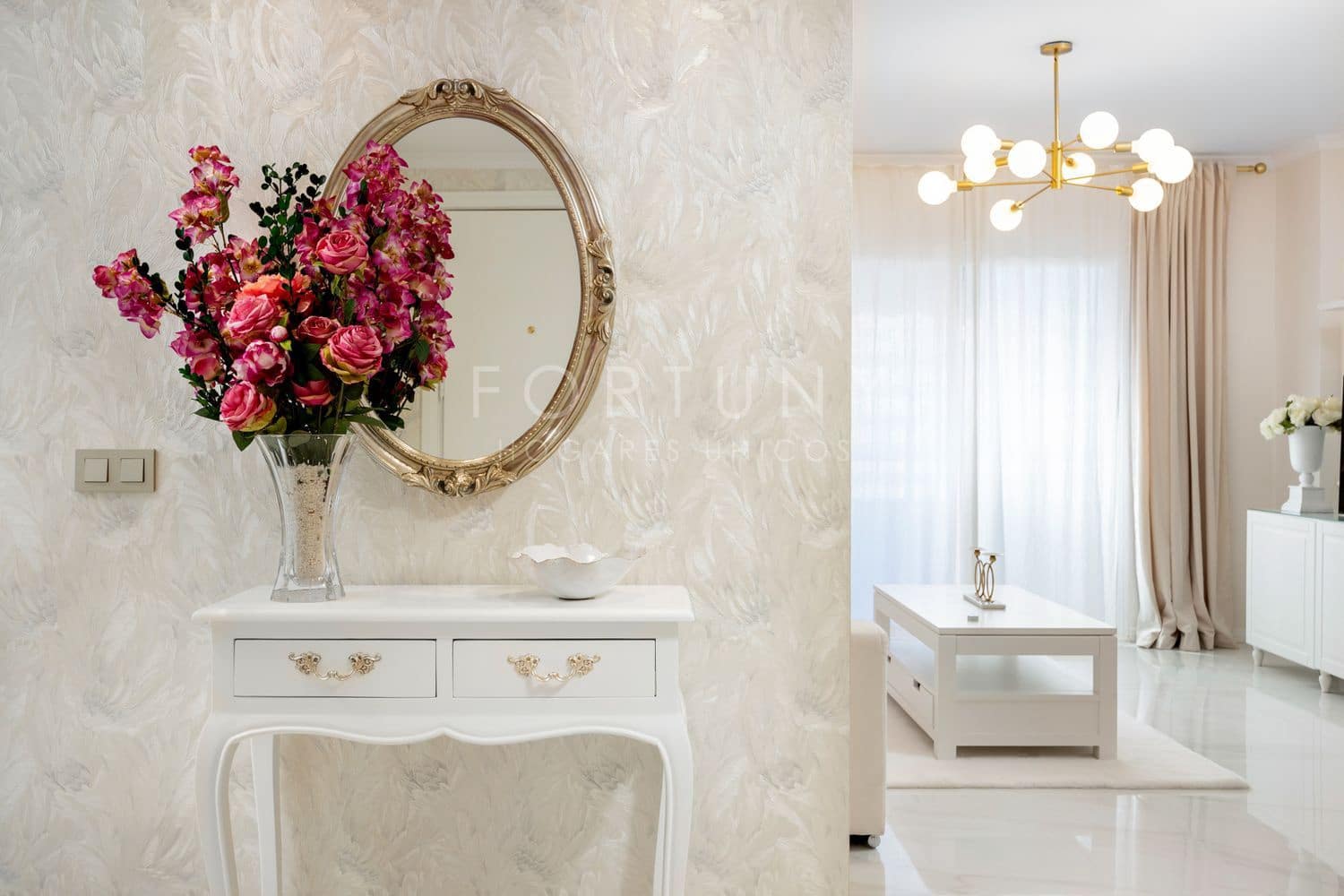 2 bedroom Apartment for rent in Puerto Banus with pool garage - € 2,800 (Ref: 9709504)