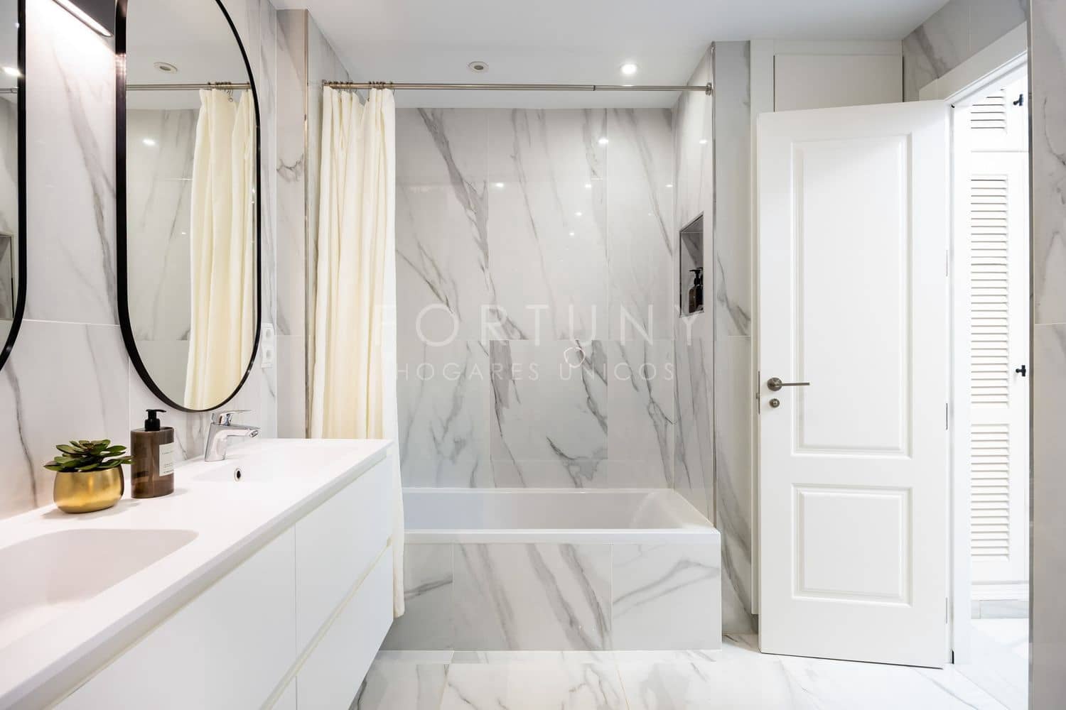 4 Zimmer Villa zu verkaufen in Malaga Stadt mit Pool Garage - 1.650.000 € (Ref: 9709508)