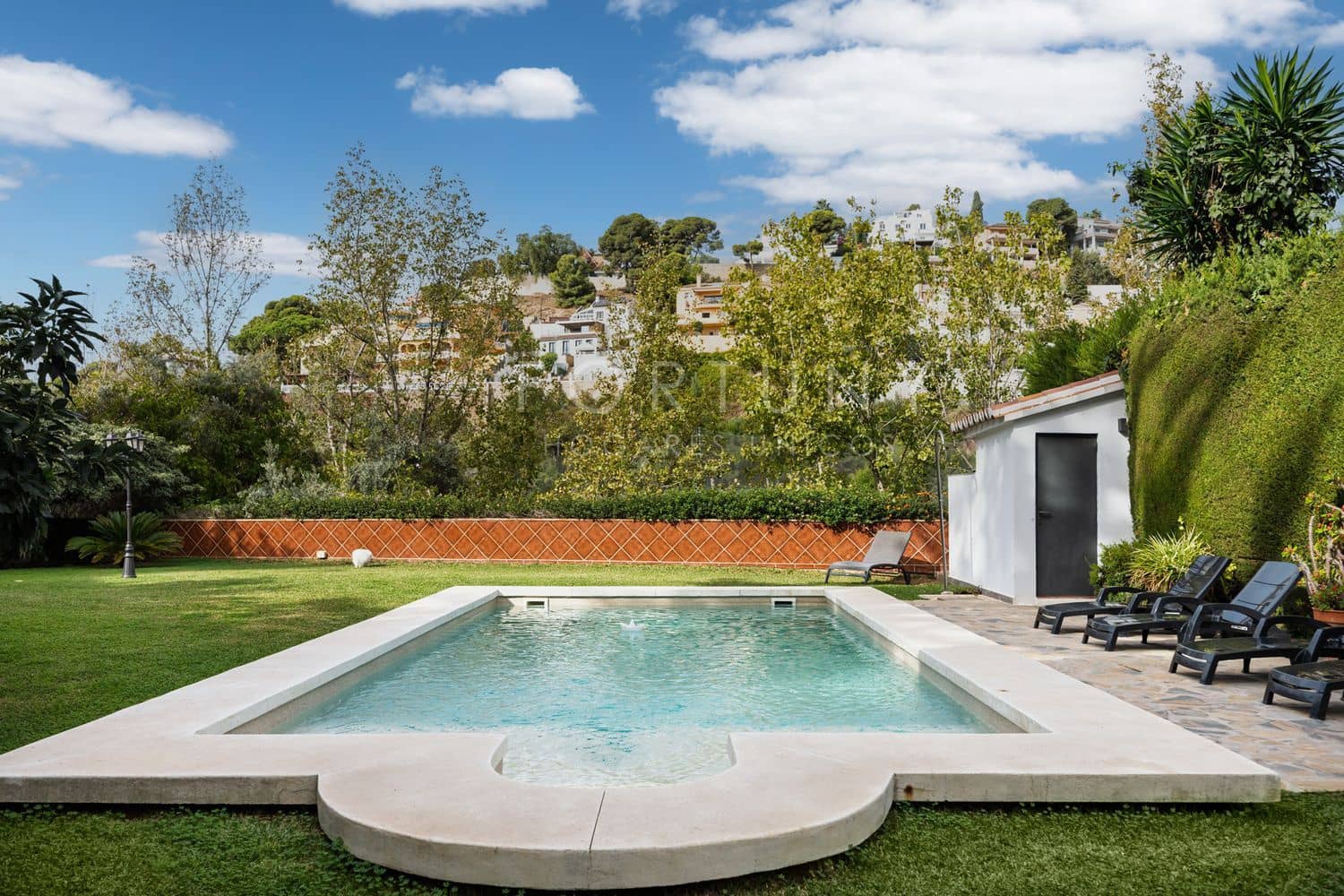 4 Zimmer Villa zu verkaufen in Malaga Stadt mit Pool Garage - 1.650.000 € (Ref: 9709508)