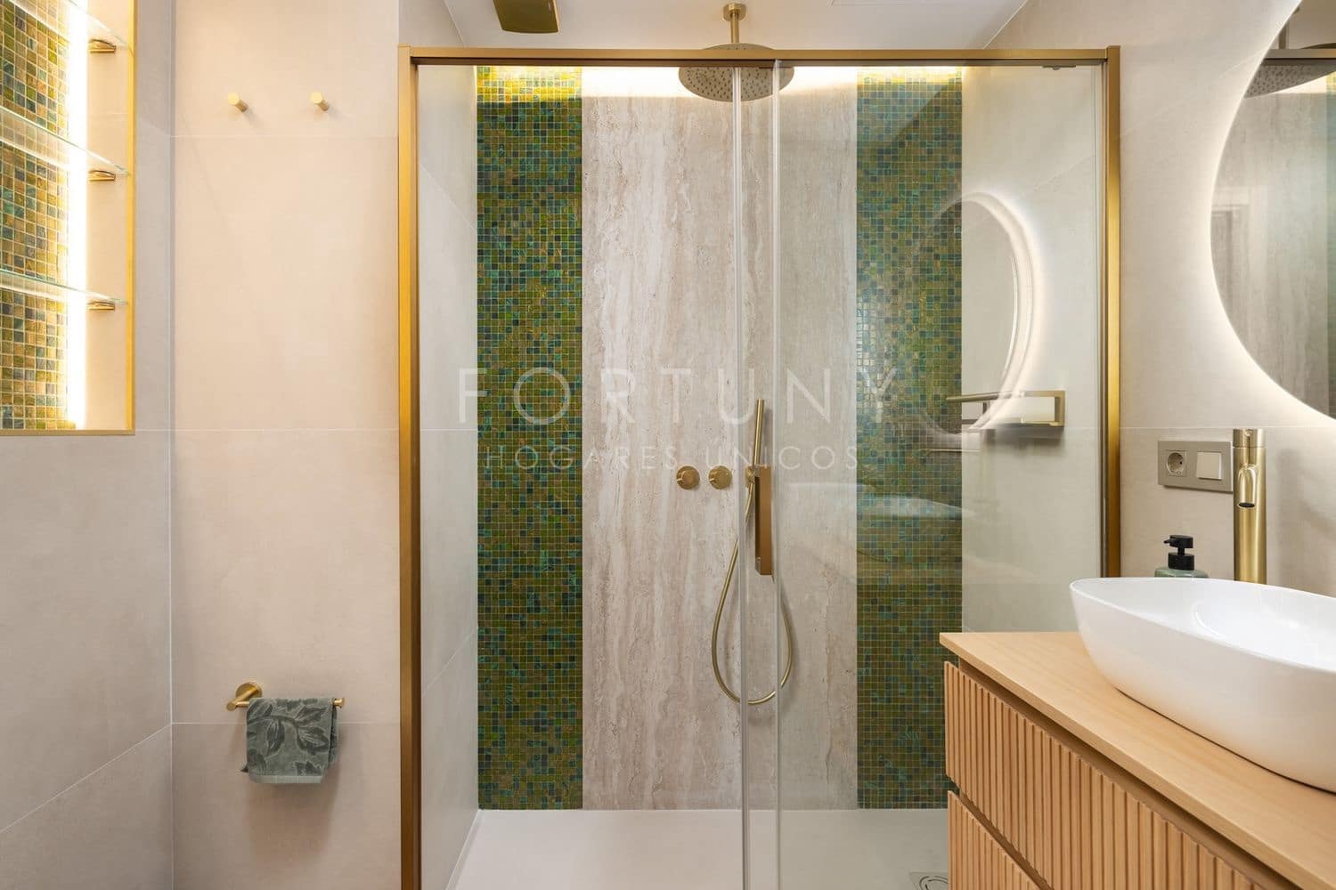 1 bedroom Apartment for rent in Puerto Banus with pool garage - € 1,900 (Ref: 9714325)