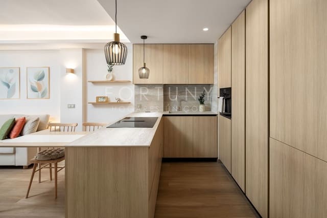 1 quarto Apartamento para arrendar em Puerto Banus, Marbella com piscina garagem - 1 900 € (Ref: 9714325)