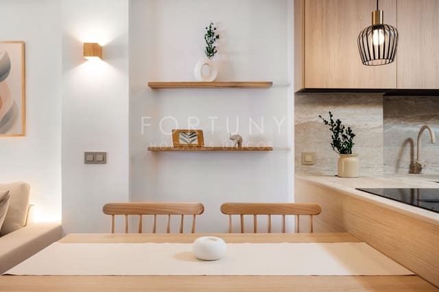 1 quarto Apartamento para arrendar em Puerto Banus, Marbella com piscina garagem - 1 900 € (Ref: 9714325)