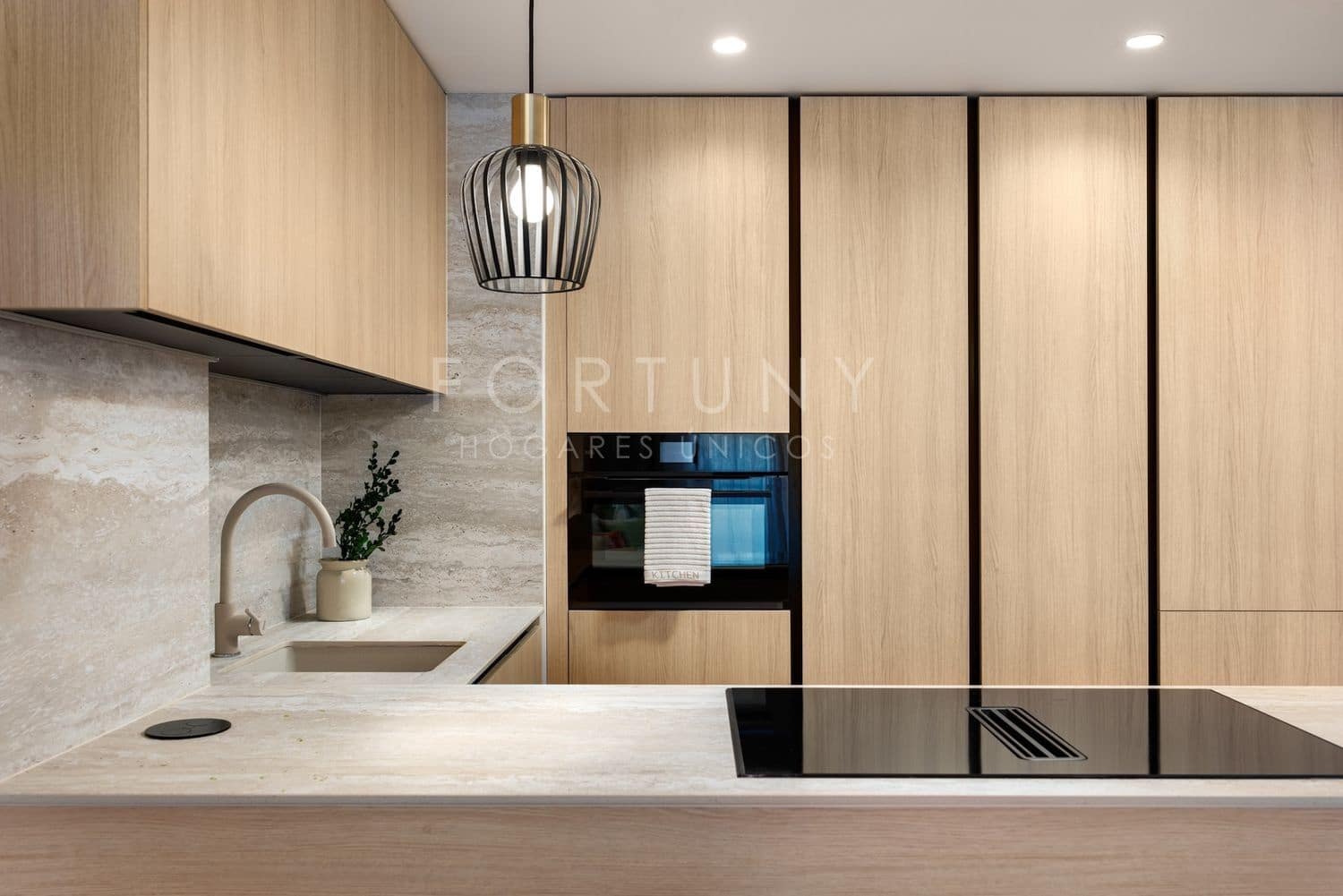 1 bedroom Apartment for rent in Puerto Banus with pool garage - € 1,900 (Ref: 9714325)