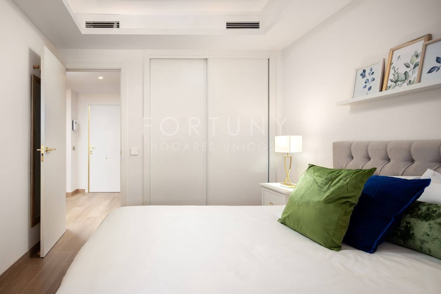 1 bedroom Apartment for rent in Puerto Banus with pool garage - € 1,900 (Ref: 9714325)