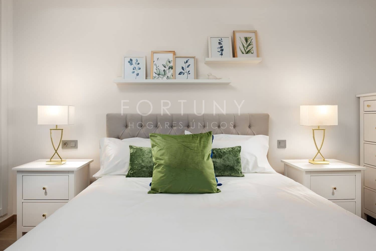 1 bedroom Apartment for rent in Puerto Banus with pool garage - € 1,900 (Ref: 9714325)