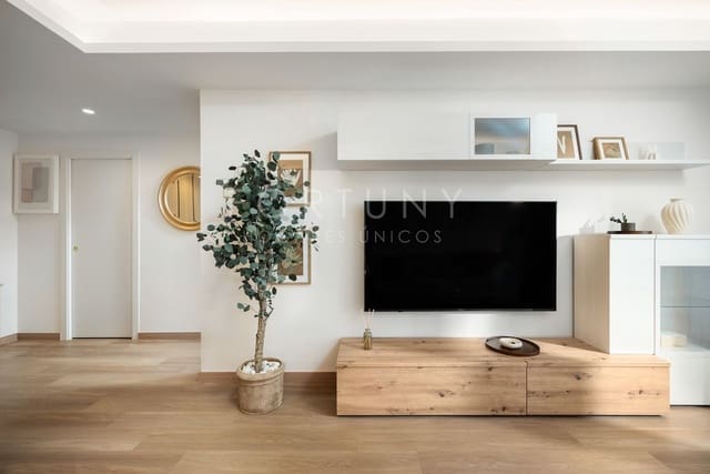 1 quarto Apartamento para arrendar em Puerto Banus, Marbella com piscina garagem - 1 900 € (Ref: 9714325)