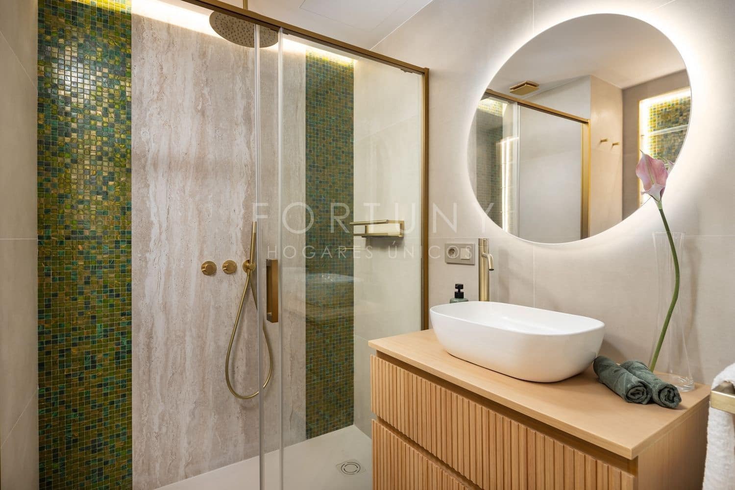 1 bedroom Apartment for rent in Puerto Banus with pool garage - € 1,900 (Ref: 9714325)