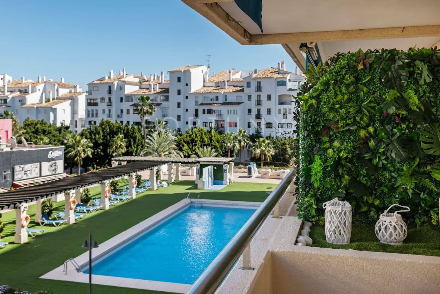 1 bedroom Apartment for rent in Puerto Banus with pool garage - € 1,900 (Ref: 9714325)