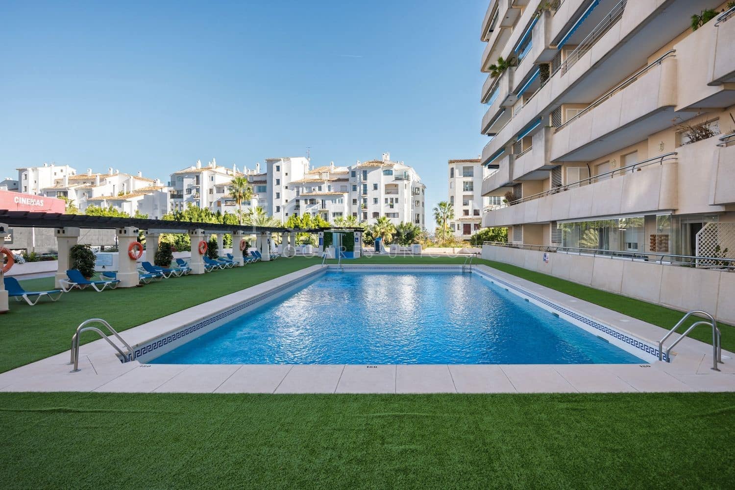 1 bedroom Apartment for rent in Puerto Banus with pool garage - € 1,900 (Ref: 9714325)