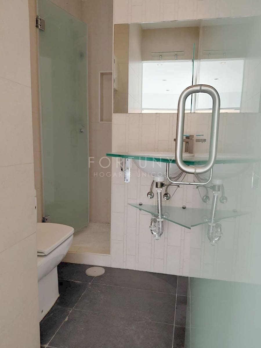 1 soverom Leilighet til salgs i Malaga by med svømmebasseng garasje - € 335 000 (Ref: 9714327)