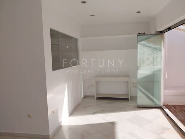 1 soverom Leilighet til salgs i Cerrado de Calderon, Málaga by med svømmebasseng garasje - € 335 000 (Ref: 9714327)