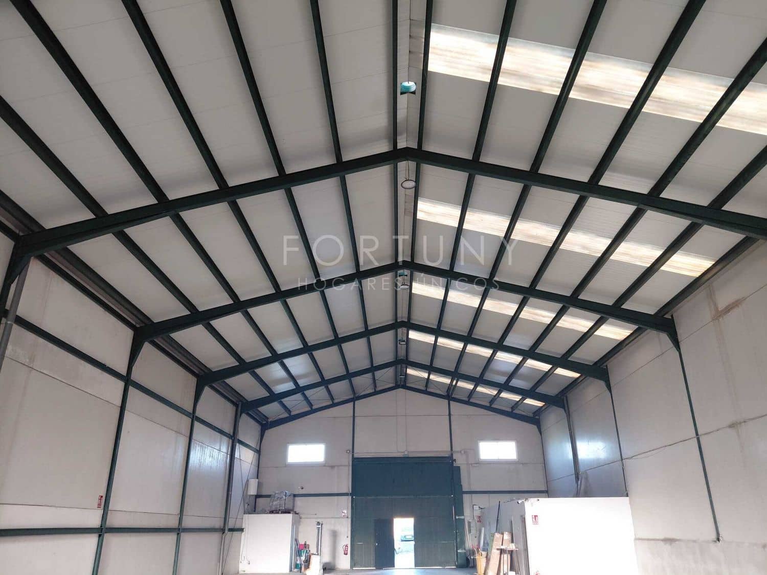 Komercyjne do wynajęcia w Colmenar - 2 700 € (Ref: 9777520)