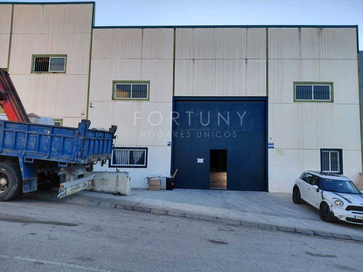 Komercyjne do wynajęcia w Colmenar - 2 700 € (Ref: 9777520)